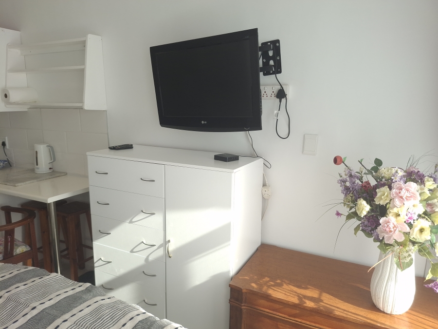 To Let 1 Bedroom Property for Rent in Fish Hoek Western Cape